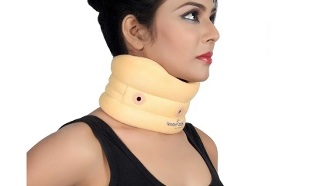 Wearing a collar for cervical osteochondrosis